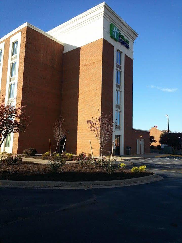 Holiday Inn Express Fredericksburg - Southpoint By Ihg Exteriér fotografie